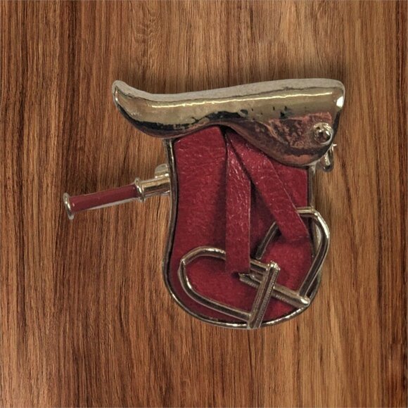 Vintage Equestrian Saddle Brooch Pin Gold-Tone With Red Enamel Accents horse - Picture 3 of 8